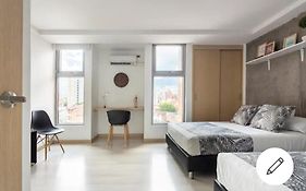 Beautiful & Comfortable Apartment In Laureles