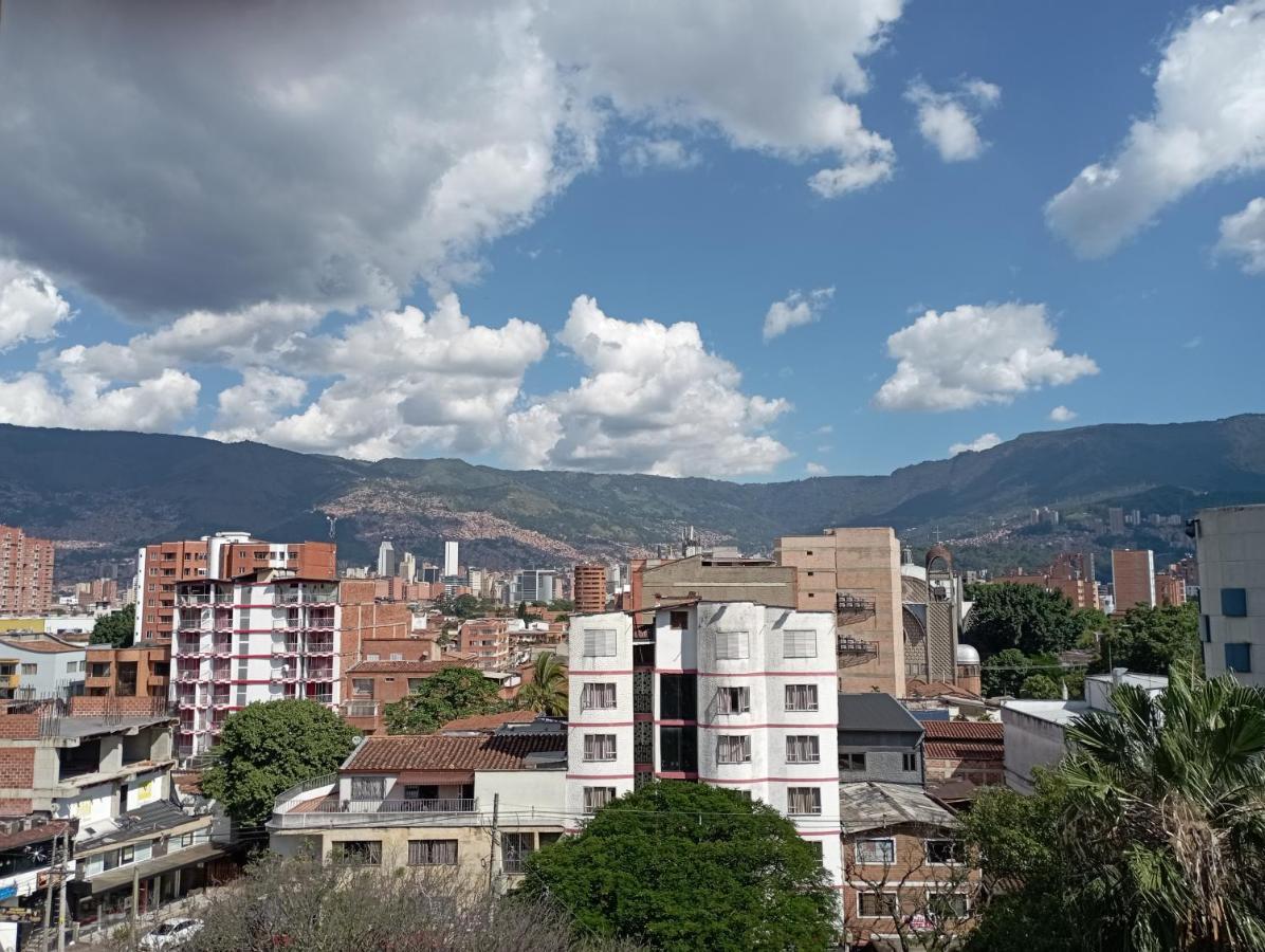 Beautiful & Comfortable Apartment In Laureles Medellín Exterior foto